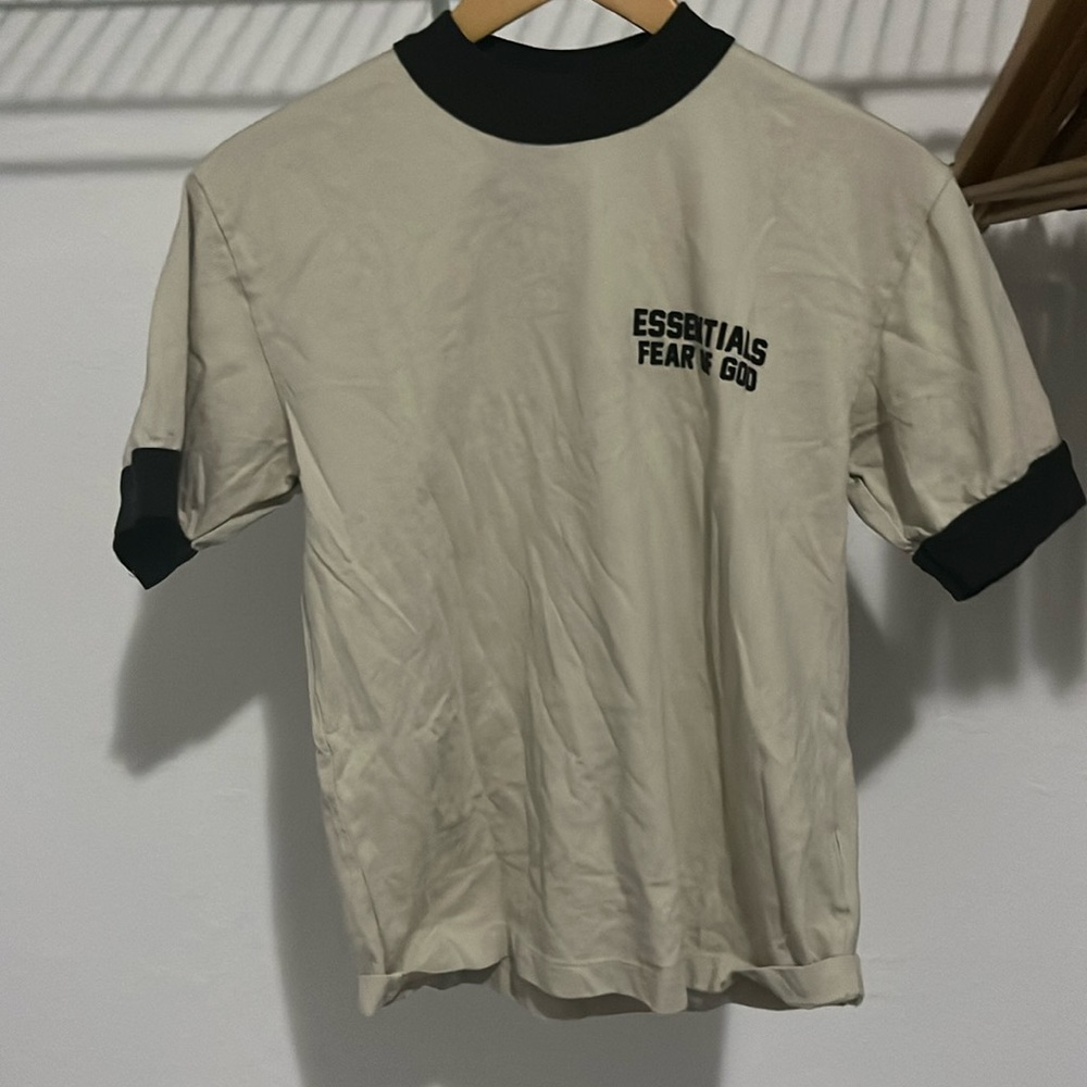 Essentials boy Tshirt.